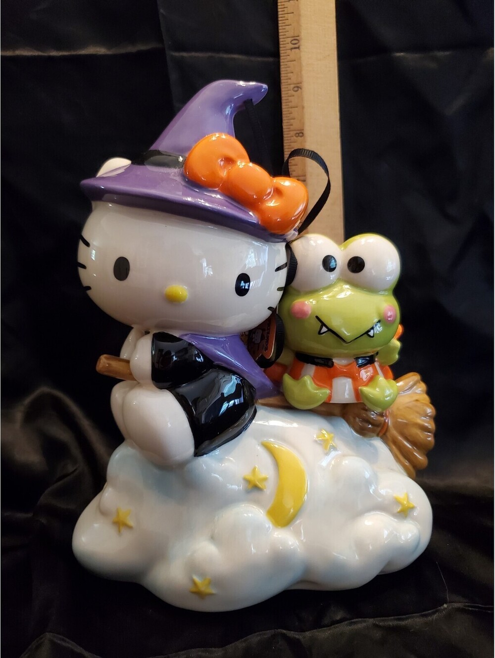 Halloween Witch Hello Kitty With Frog